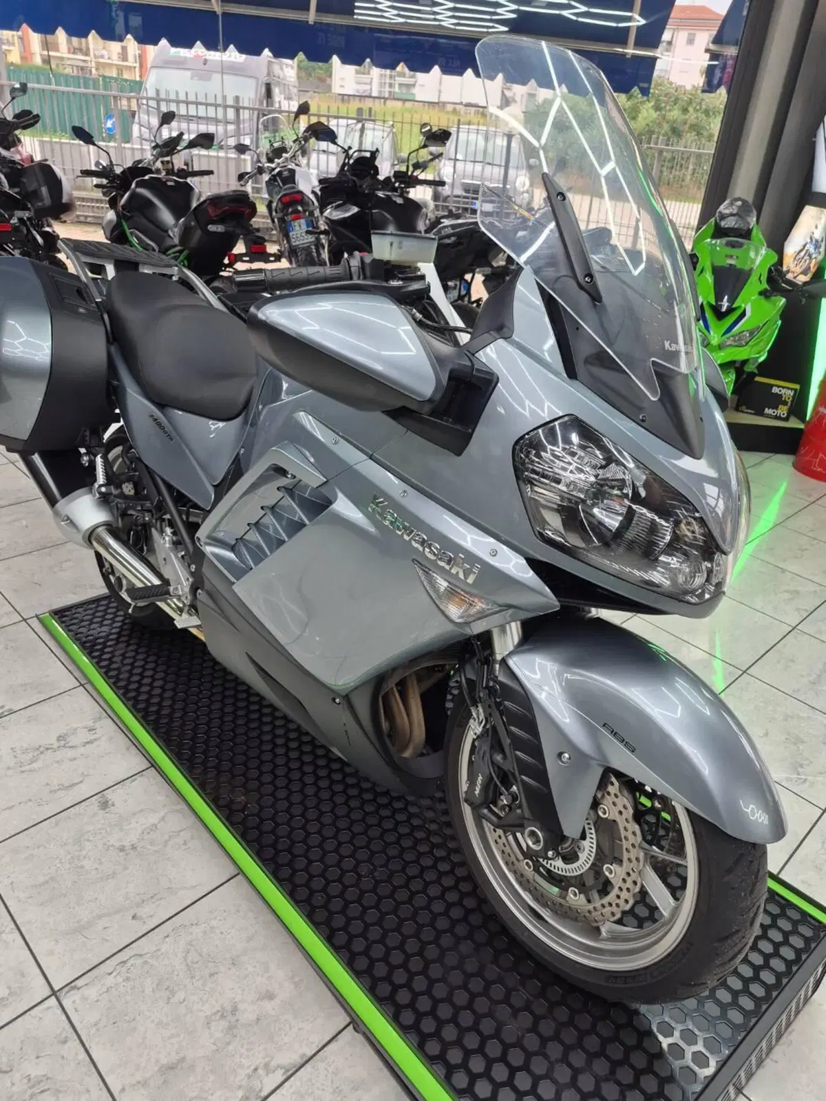 Kawasaki GTR 1400 (2007 - 09) (7)