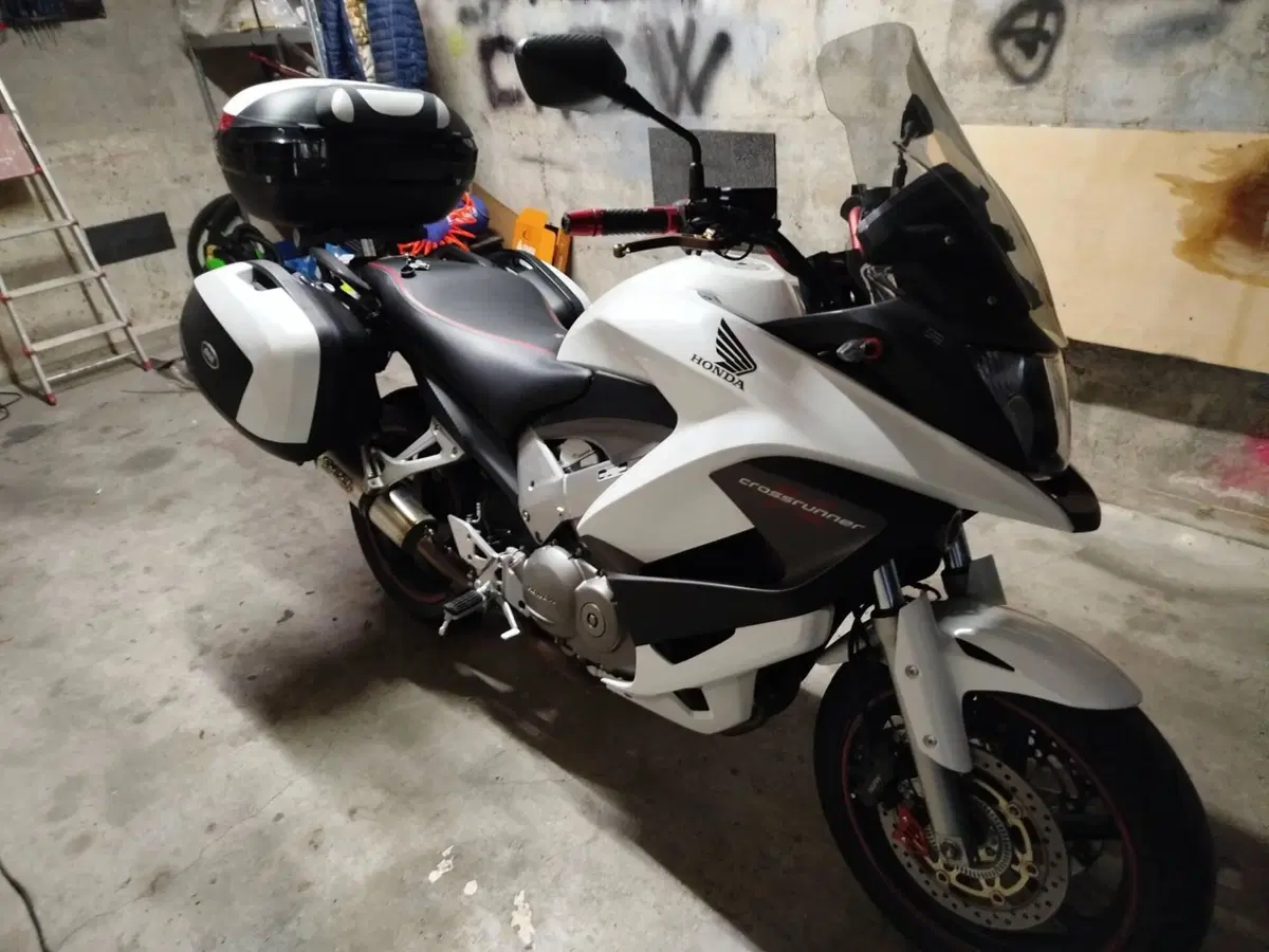 Honda Crossrunner ABS (2010 - 14) (2)