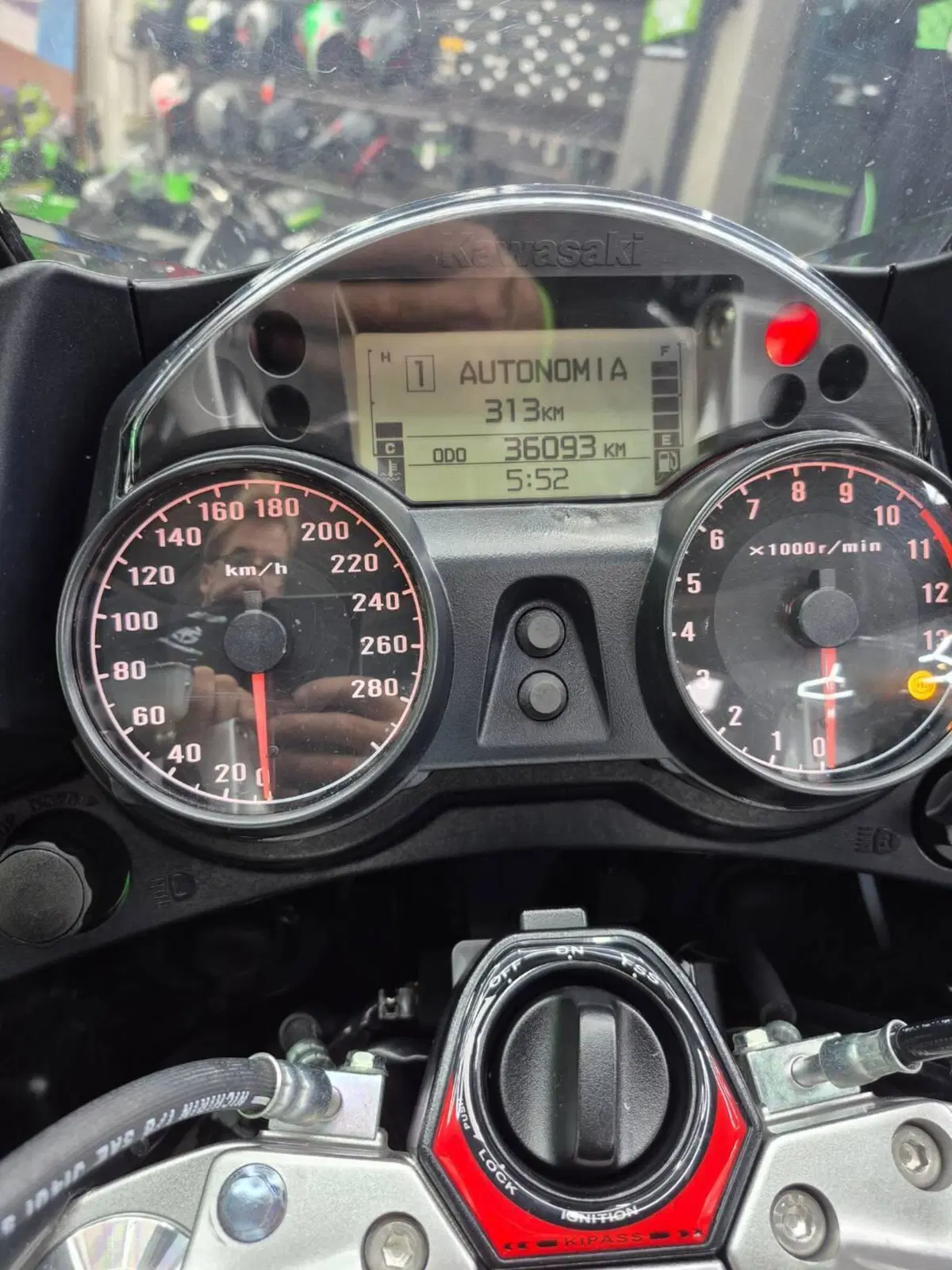 Kawasaki GTR 1400 (2007 - 09) (8)