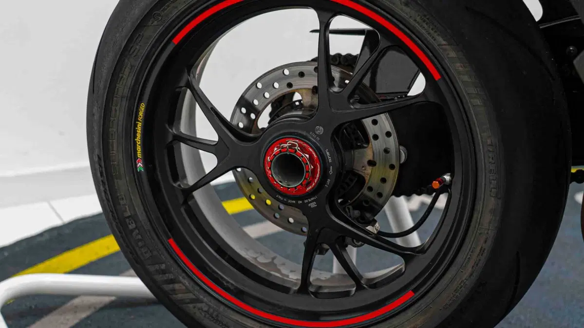 Ducati Panigale V4 S 1100 (2021) (5)