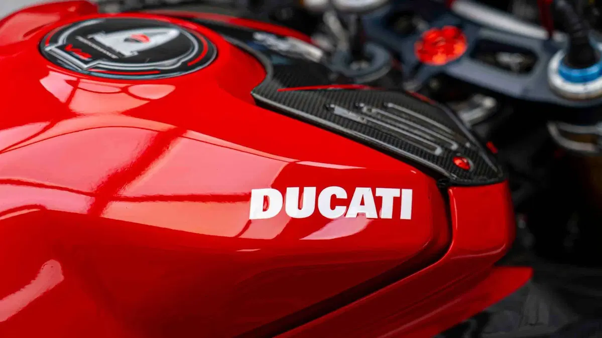 Ducati Panigale V4 S 1100 (2021) (6)