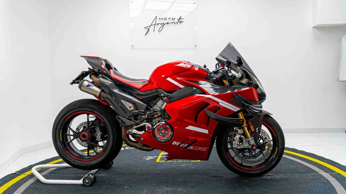 Ducati Panigale V4 S 1100 (2021) (13)