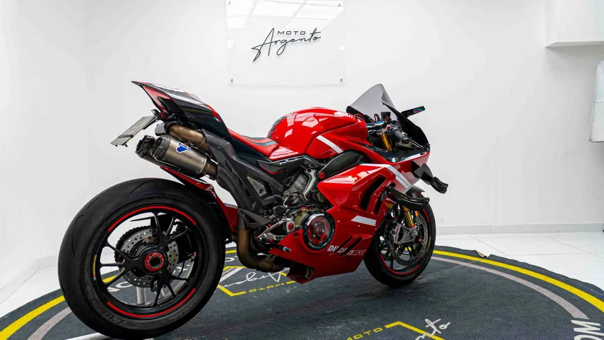 Ducati Panigale V4 S 1100 (2021) (14)