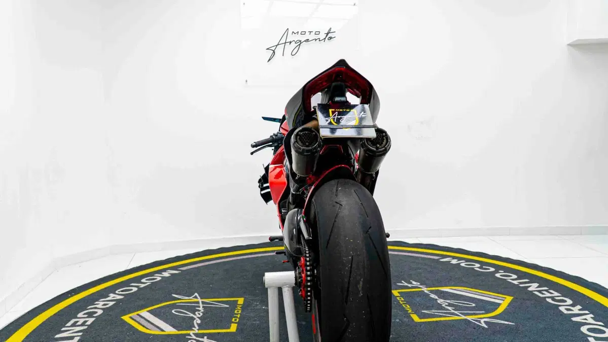 Ducati Panigale V4 S 1100 (2021) (15)