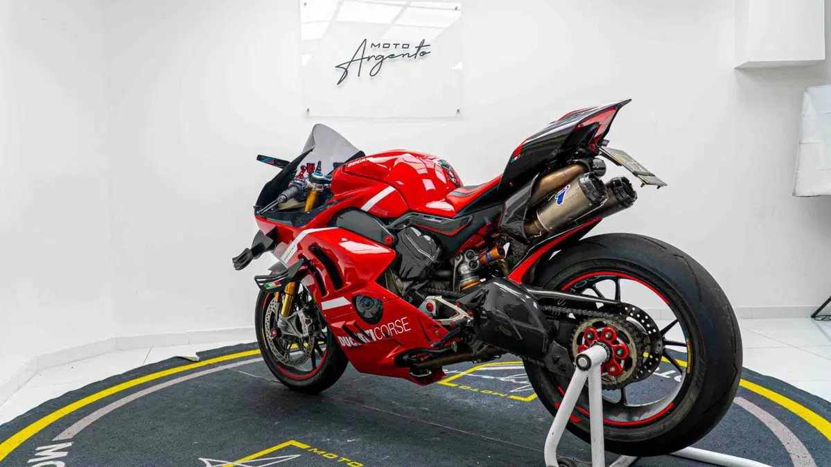 Ducati Panigale V4 S 1100 (2021) (16)