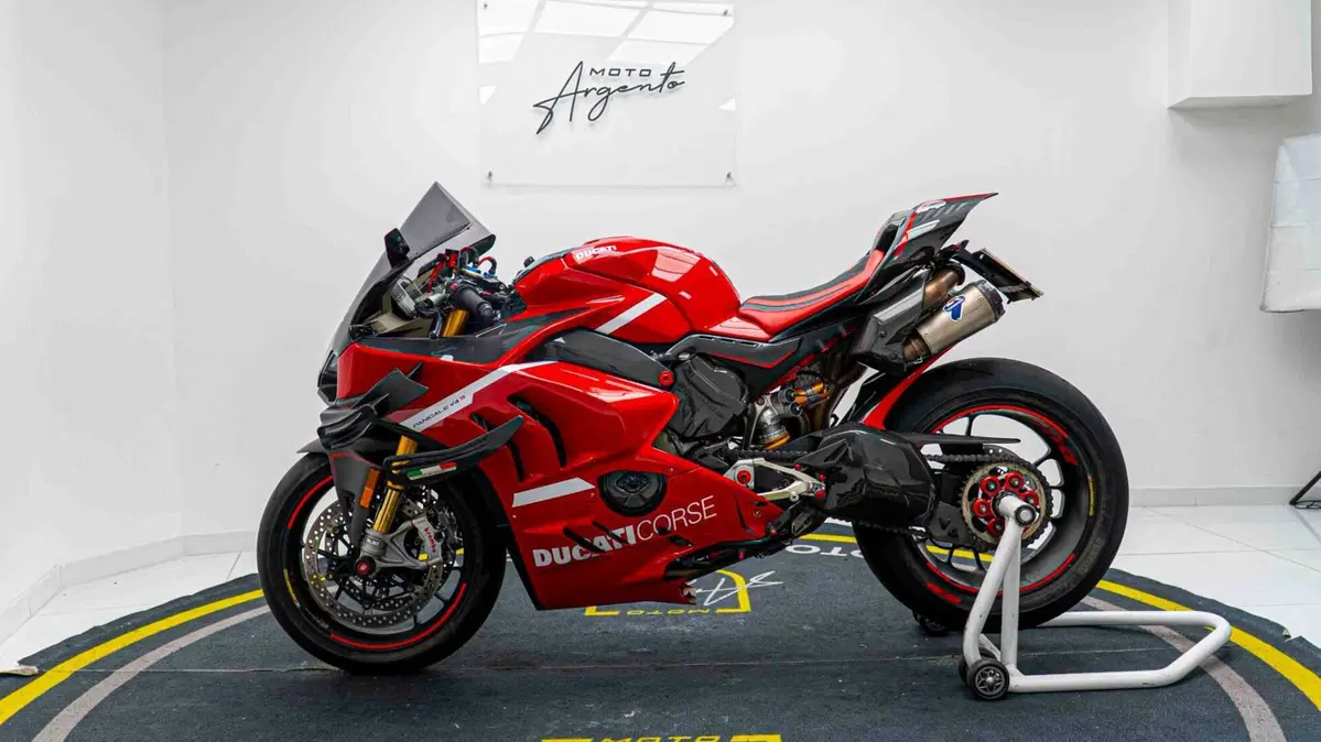 Ducati Panigale V4 S 1100 (2021) (17)