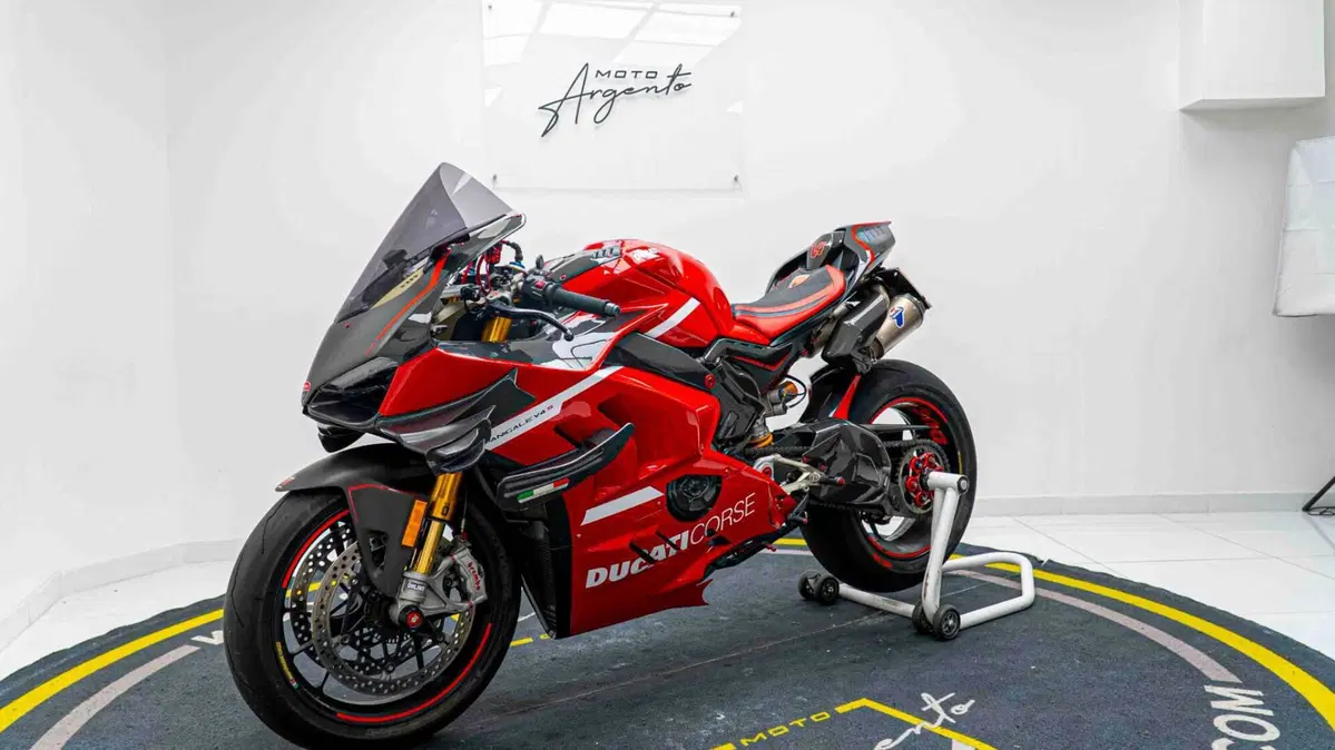 Ducati Panigale V4 S 1100 (2021) (18)