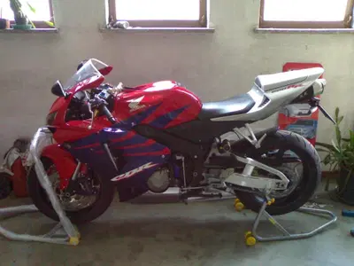 Honda CBR 600 RR (2005 - 06) usata