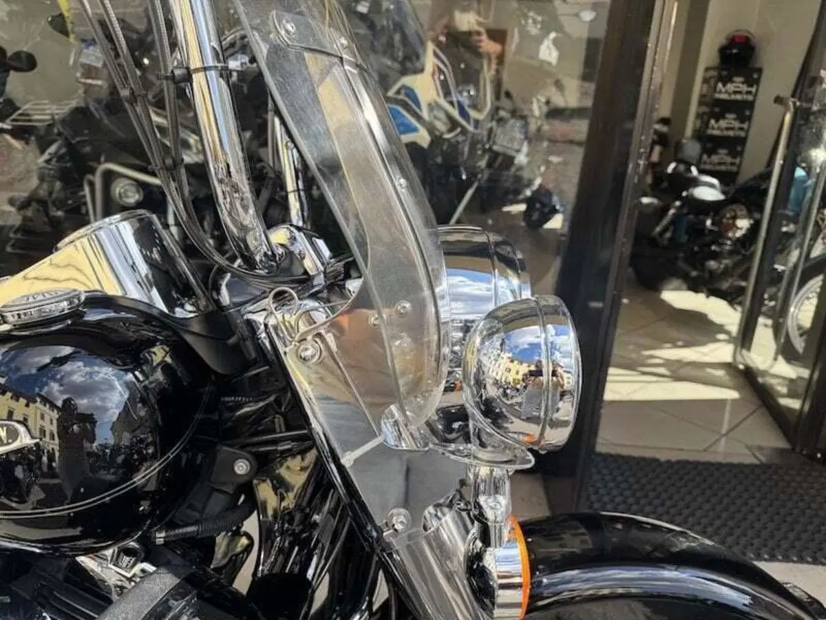Harley-Davidson 1450 Road King Classic (2006 - 07) - FLHRCI (15)