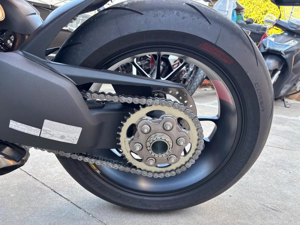 Ducati Streetfighter V4 S (2023 - 24) (5)
