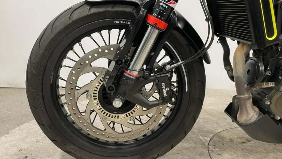 Husqvarna Svartpilen 401 (2021 - 23) (6)