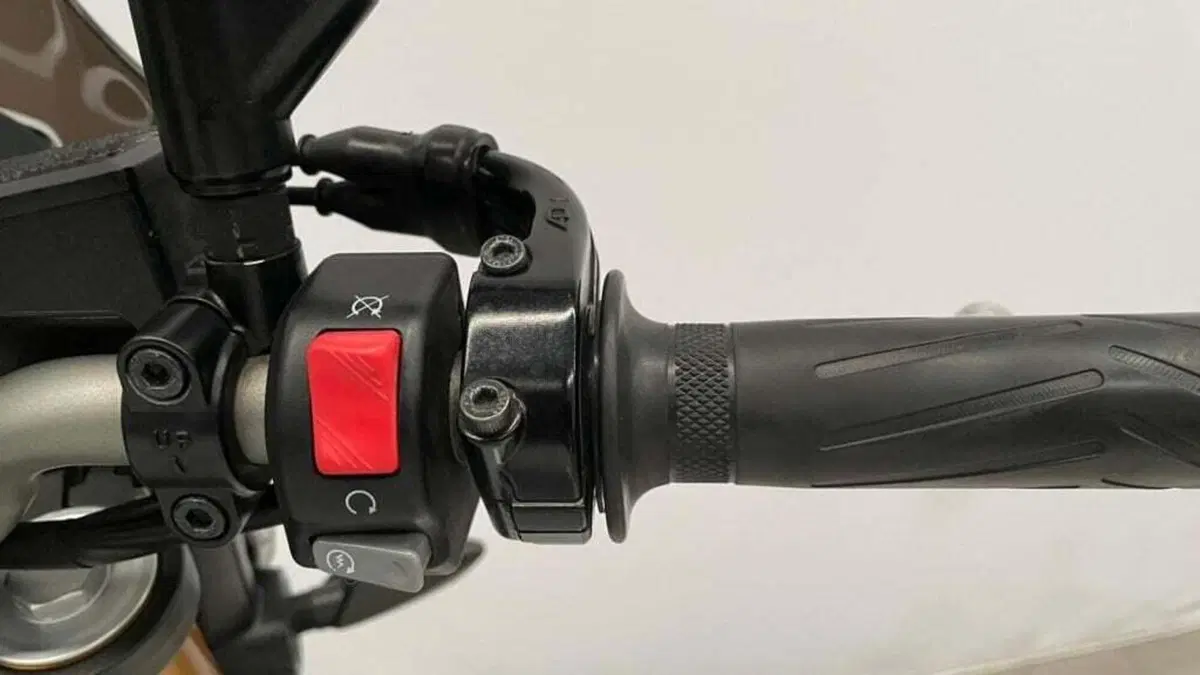 Yamaha FZ8 (2010 - 12) (15)
