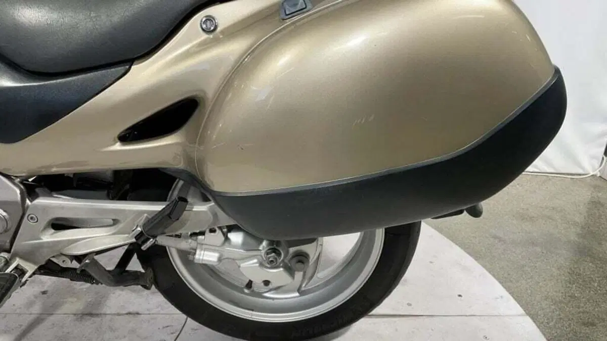 Honda Deauville 650 (1998 - 01) (5)