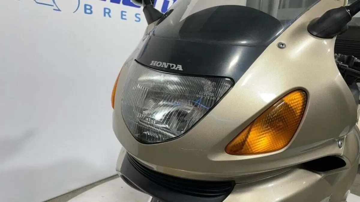 Honda Deauville 650 (1998 - 01) (13)