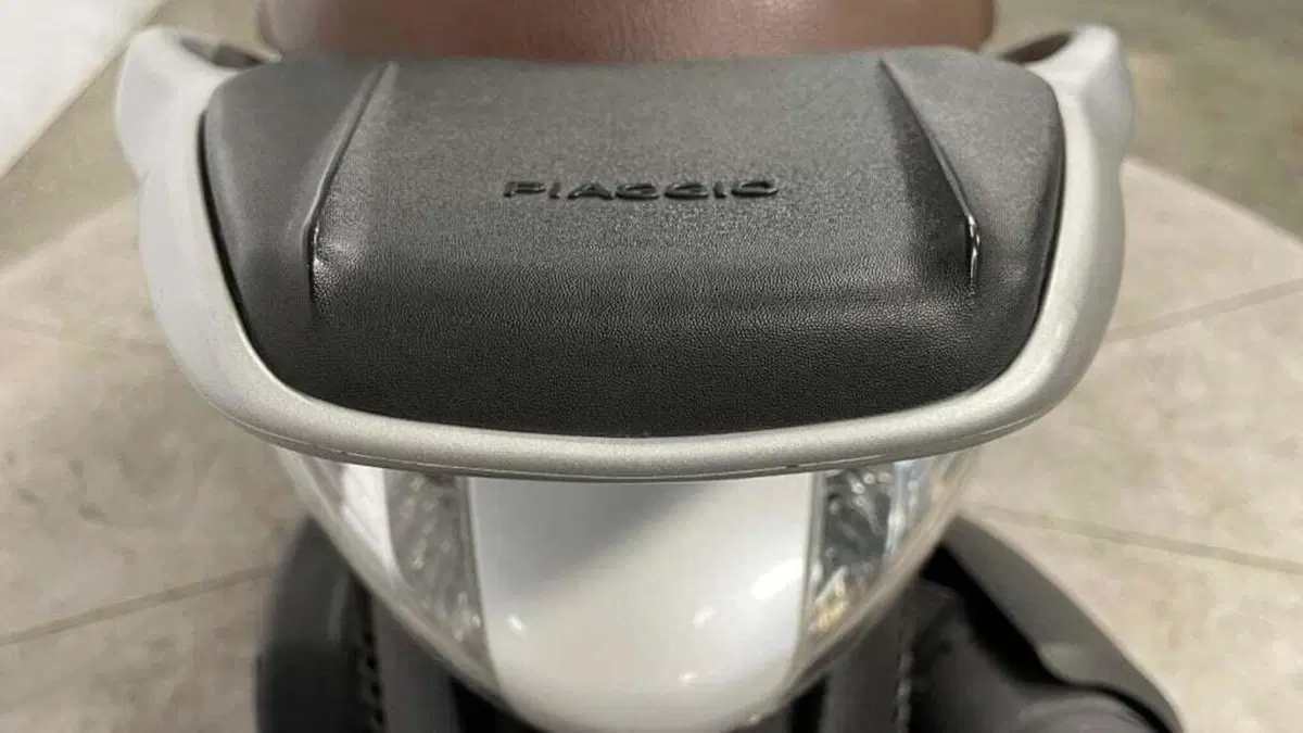 Piaggio Beverly 300 i.e. ABS-ASR (2016 - 20) (12)