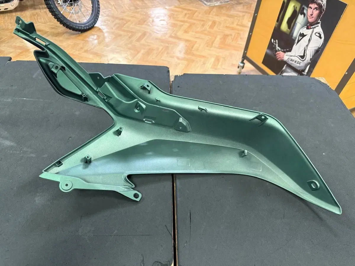 CARENA SERBATOIO DX Benelli TRK 702/ 702X (4)