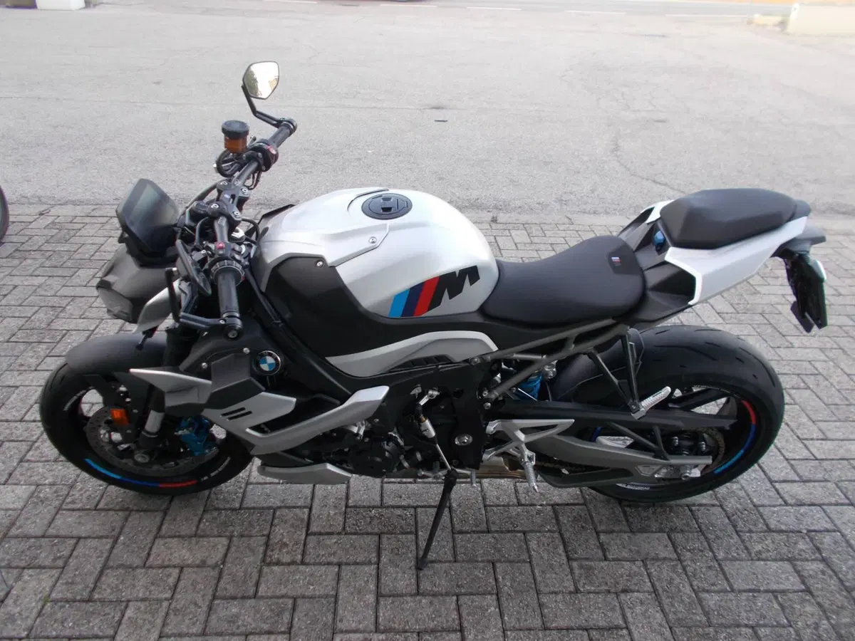 Bmw M 1000 R (2025 - 27) (2)