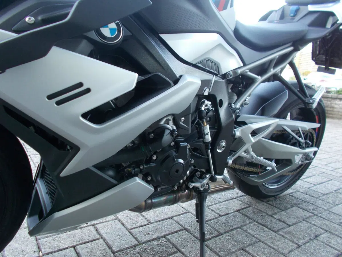 Bmw M 1000 R (2025 - 27) (4)