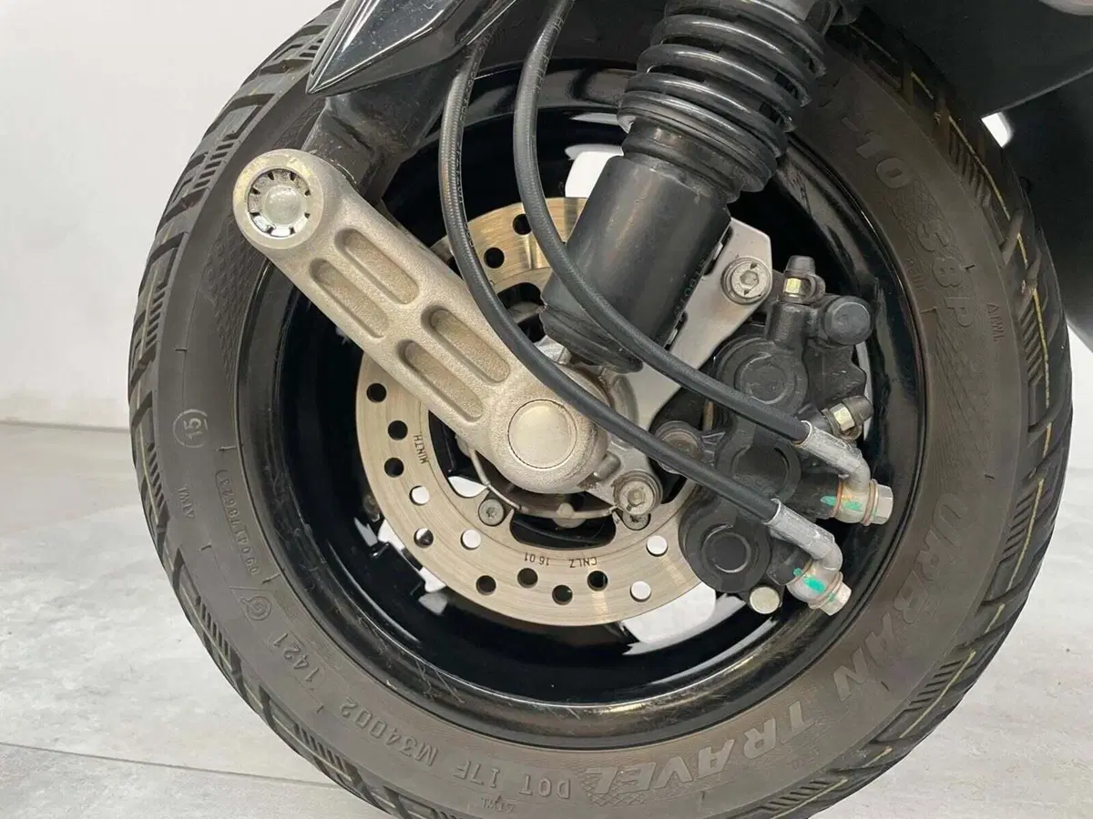 Piaggio 1 Active (2022 - 26) (6)