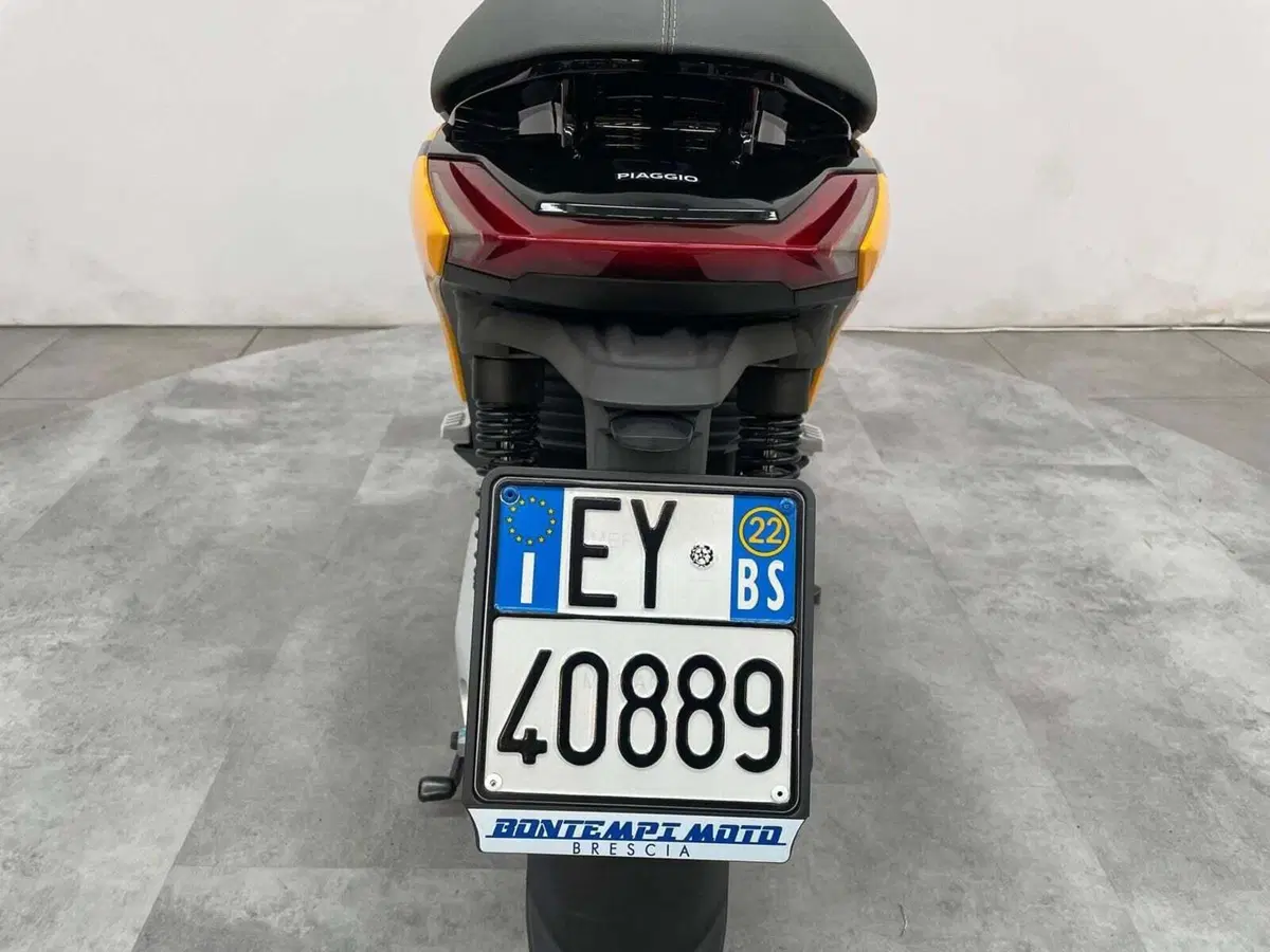 Piaggio 1 Active (2022 - 26) (15)
