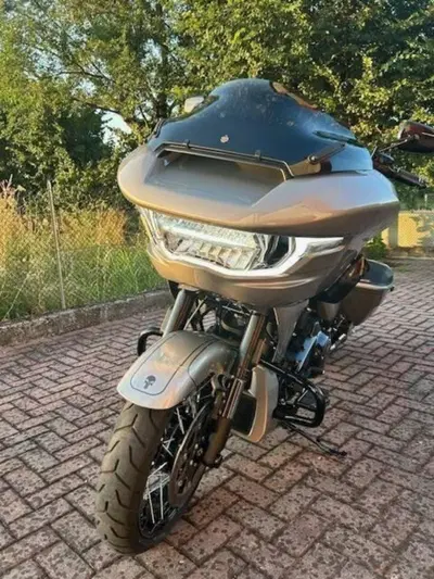 Harley-Davidson CVO Road Glide (2023) usata