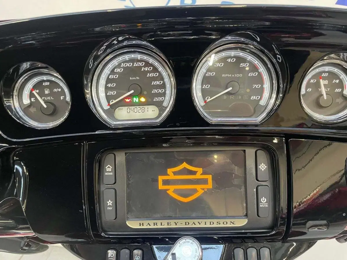 Harley-Davidson 114 Electra Glide Ultra Limited (2019) - FLHTK (8)