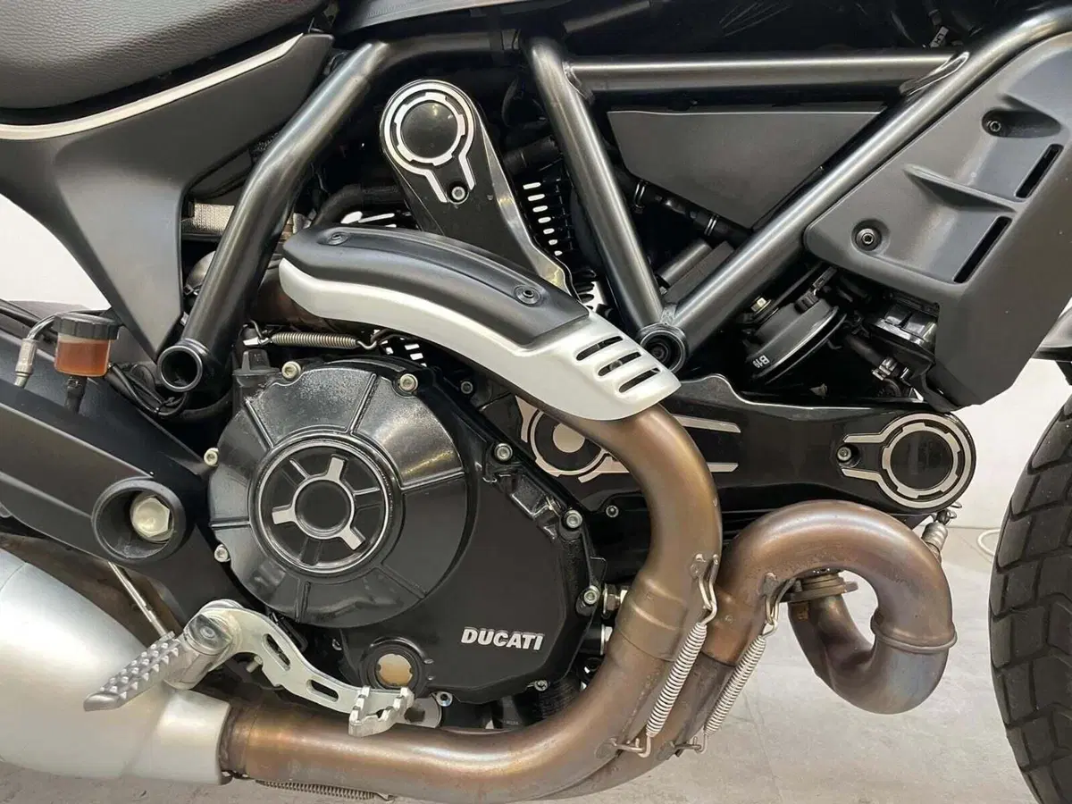 Ducati Scrambler 800 Icon Dark (2020) (6)