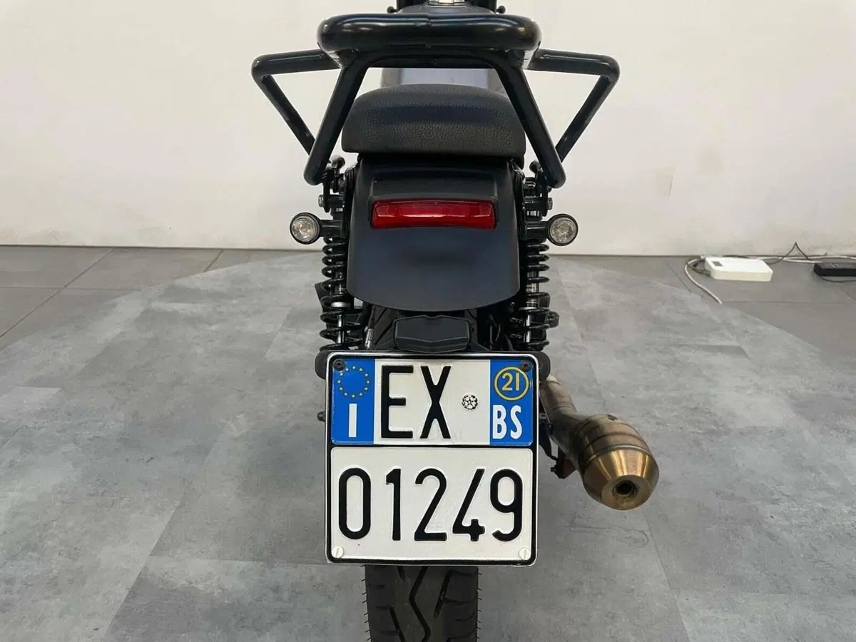 Brixton Motorcycles Glanville 250 X (2018 - 19) (8)