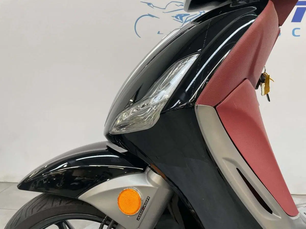 Piaggio Beverly 350 ABS (2016 - 20) (7)