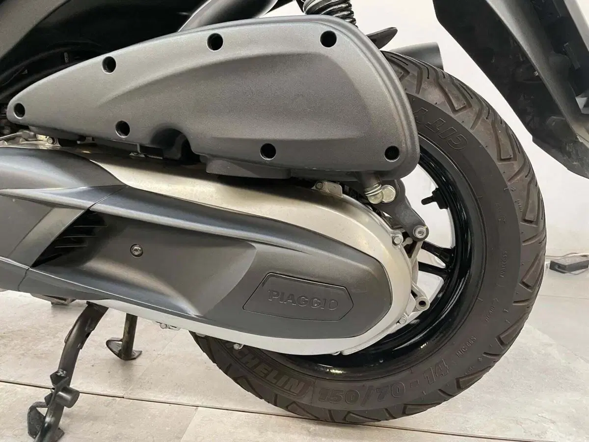 Piaggio Beverly 350 ABS (2016 - 20) (8)