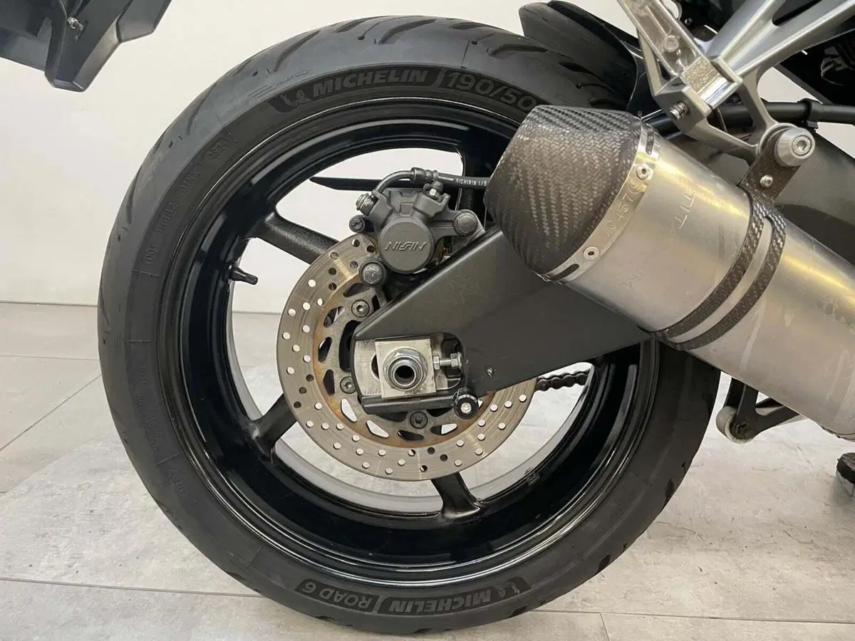 Yamaha FZ1 (2006 - 16) (10)
