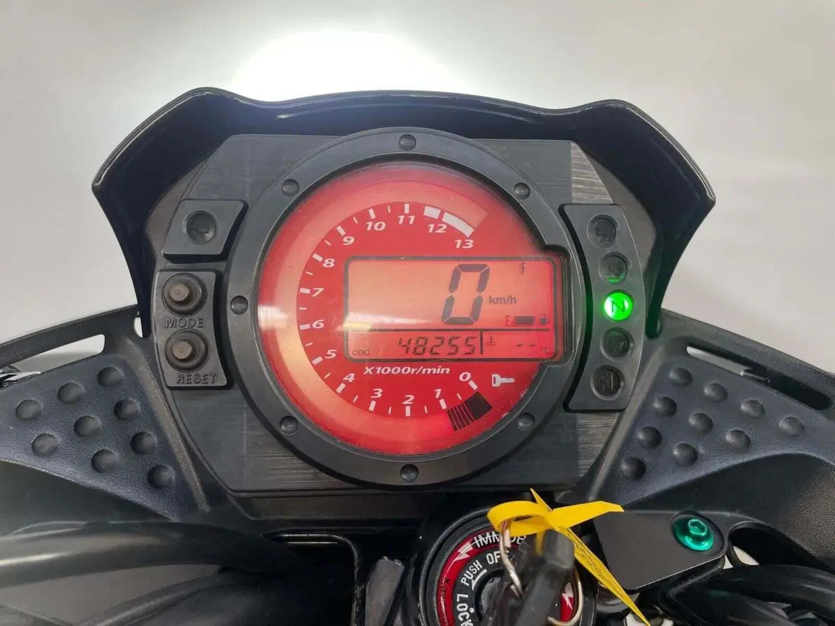 Kawasaki Z 750 (2003 - 06) (11)