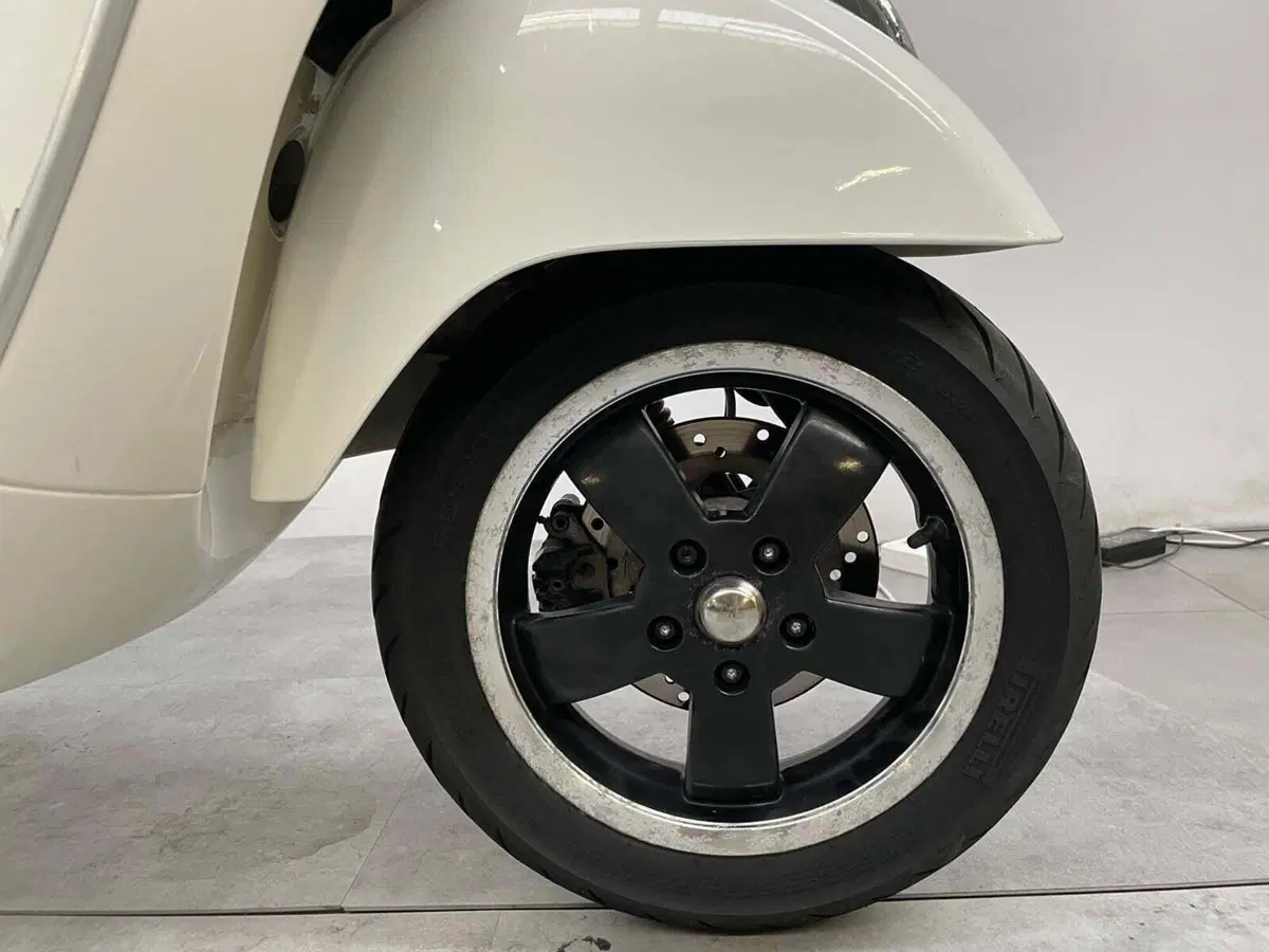 Vespa GTS 300 ABS (2014 - 16) (2)