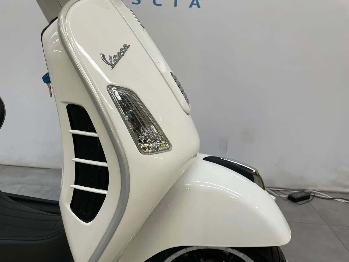 Vespa GTS 300 ABS (2014 - 16) (4)