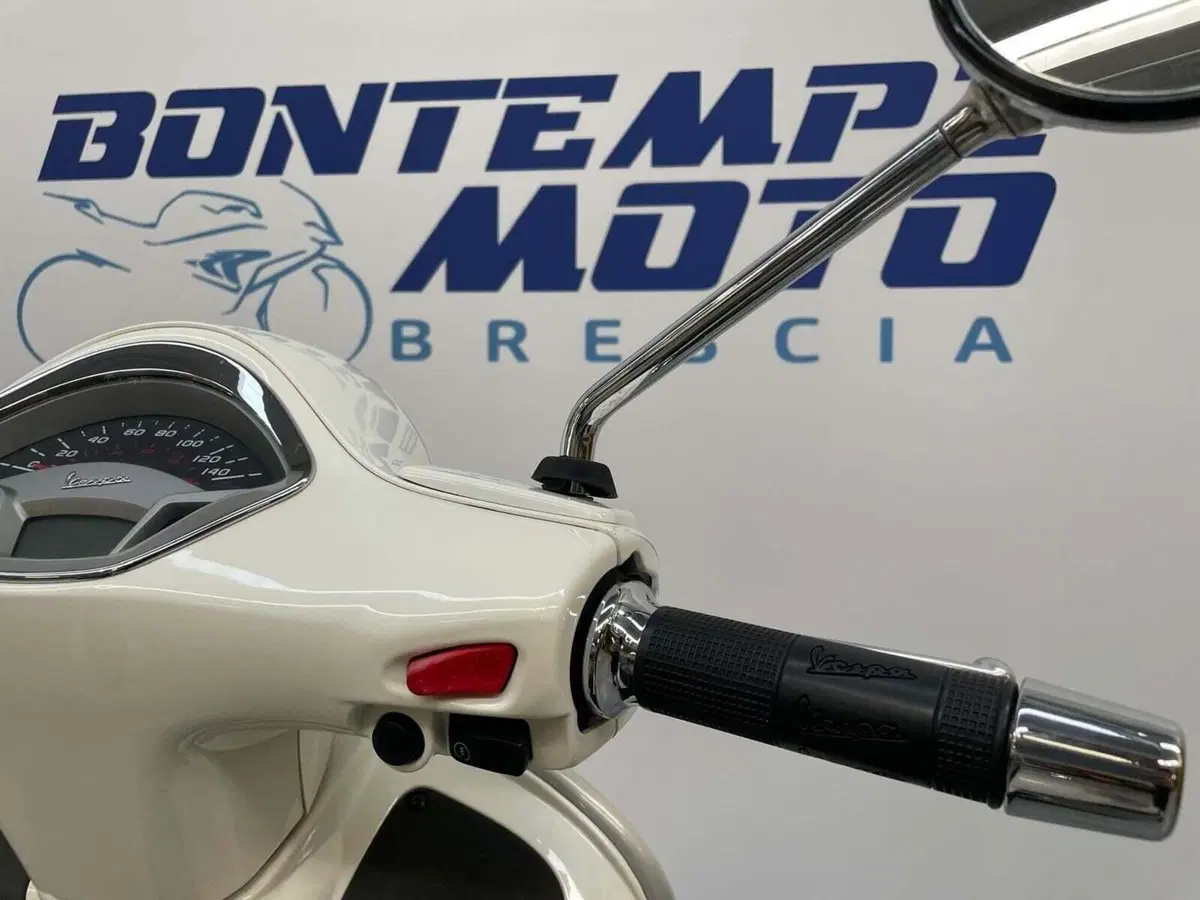 Vespa GTS 300 ABS (2014 - 16) (13)