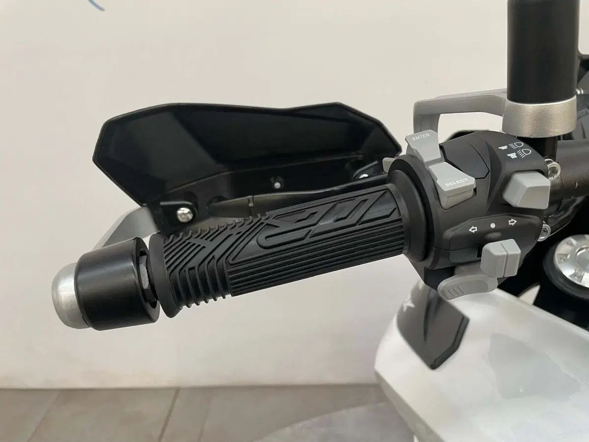 Benelli TRK 702 (2023 - 25) (4)