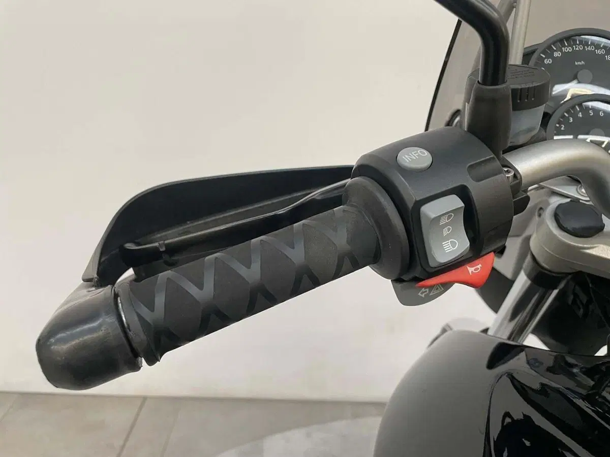Bmw R 1200 R (2006 - 11) (3)