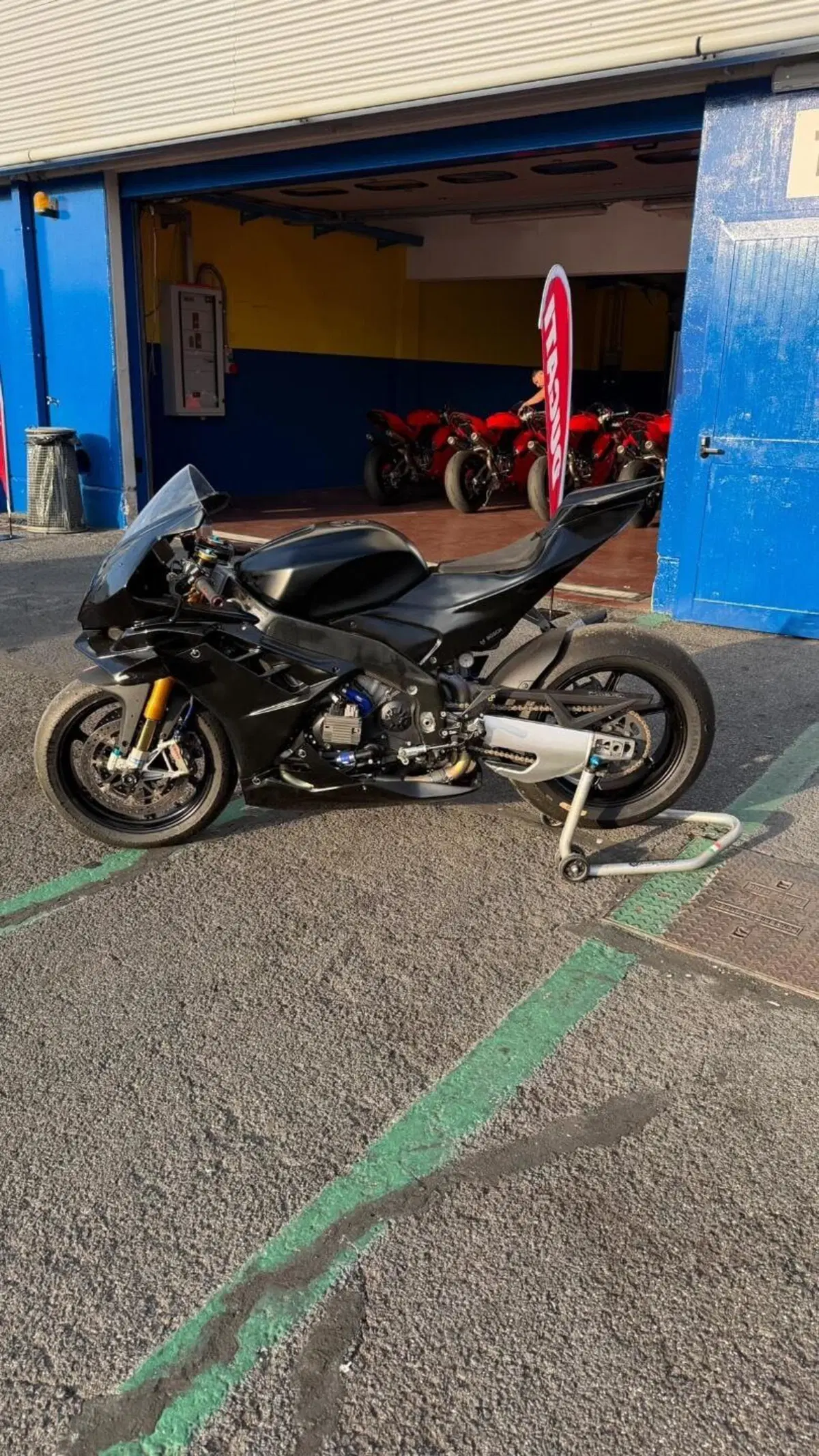 Aprilia RSV4 RR (2017 - 18) (3)