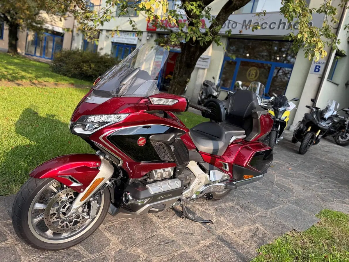 Honda GL 1800 Gold Wing Tour DTC (2018 - 20) (2)