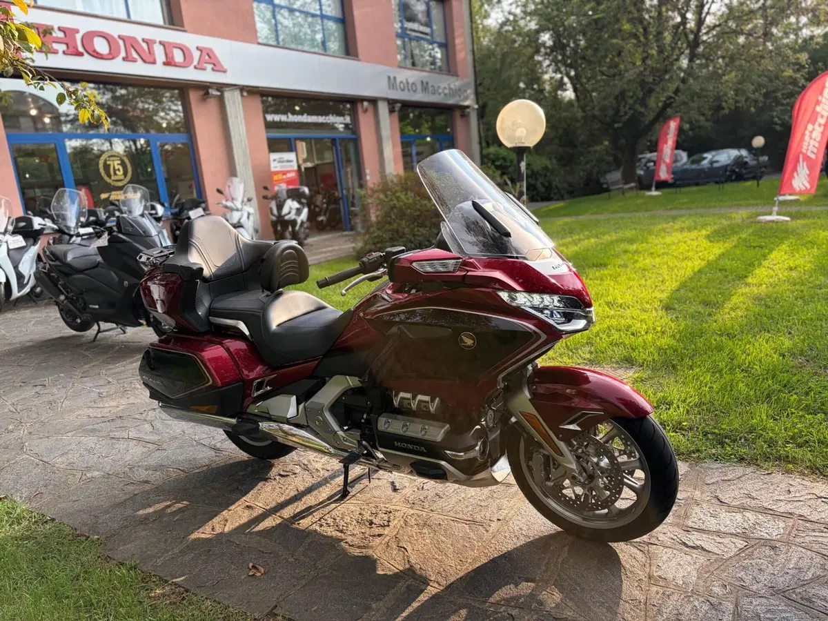 Honda GL 1800 Gold Wing Tour DTC (2018 - 20) (4)