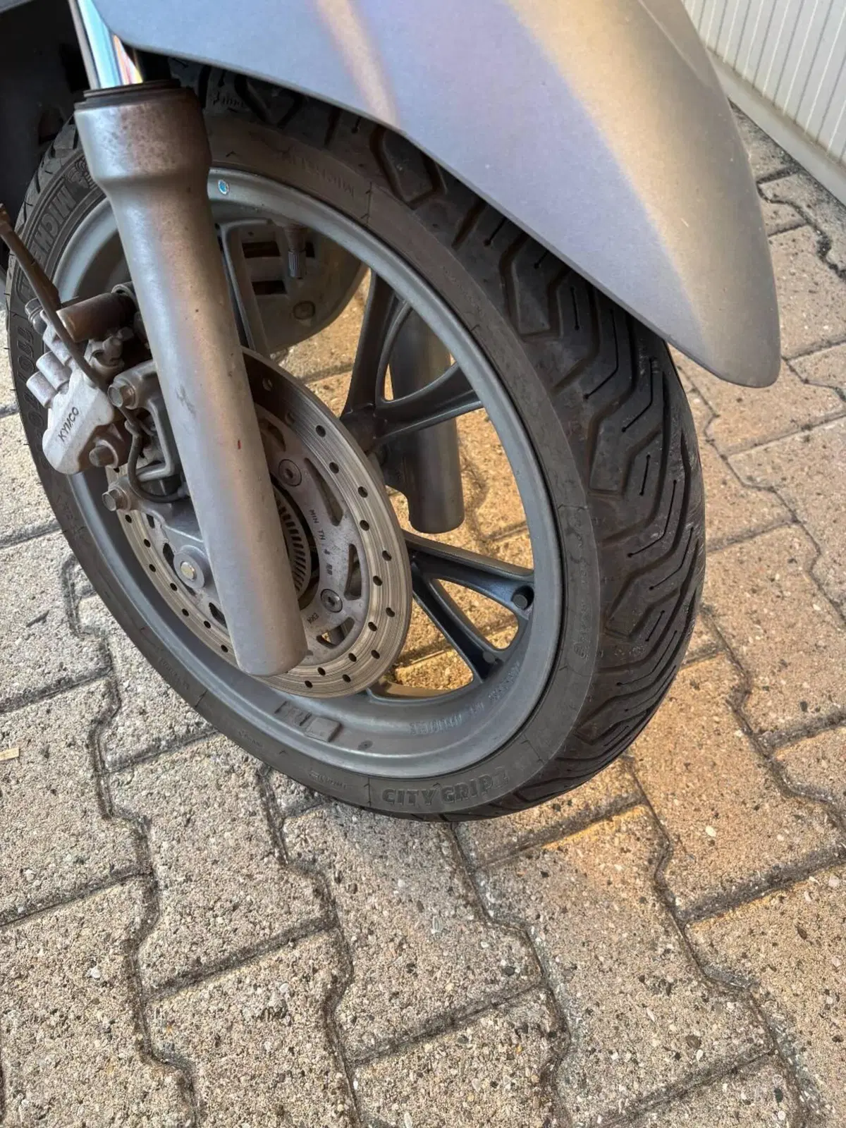 Kymco People 300i GT (2010 - 17) (4)