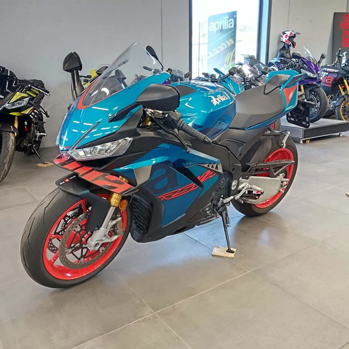 Aprilia RSV4 1100 (2025 - 26) (4)