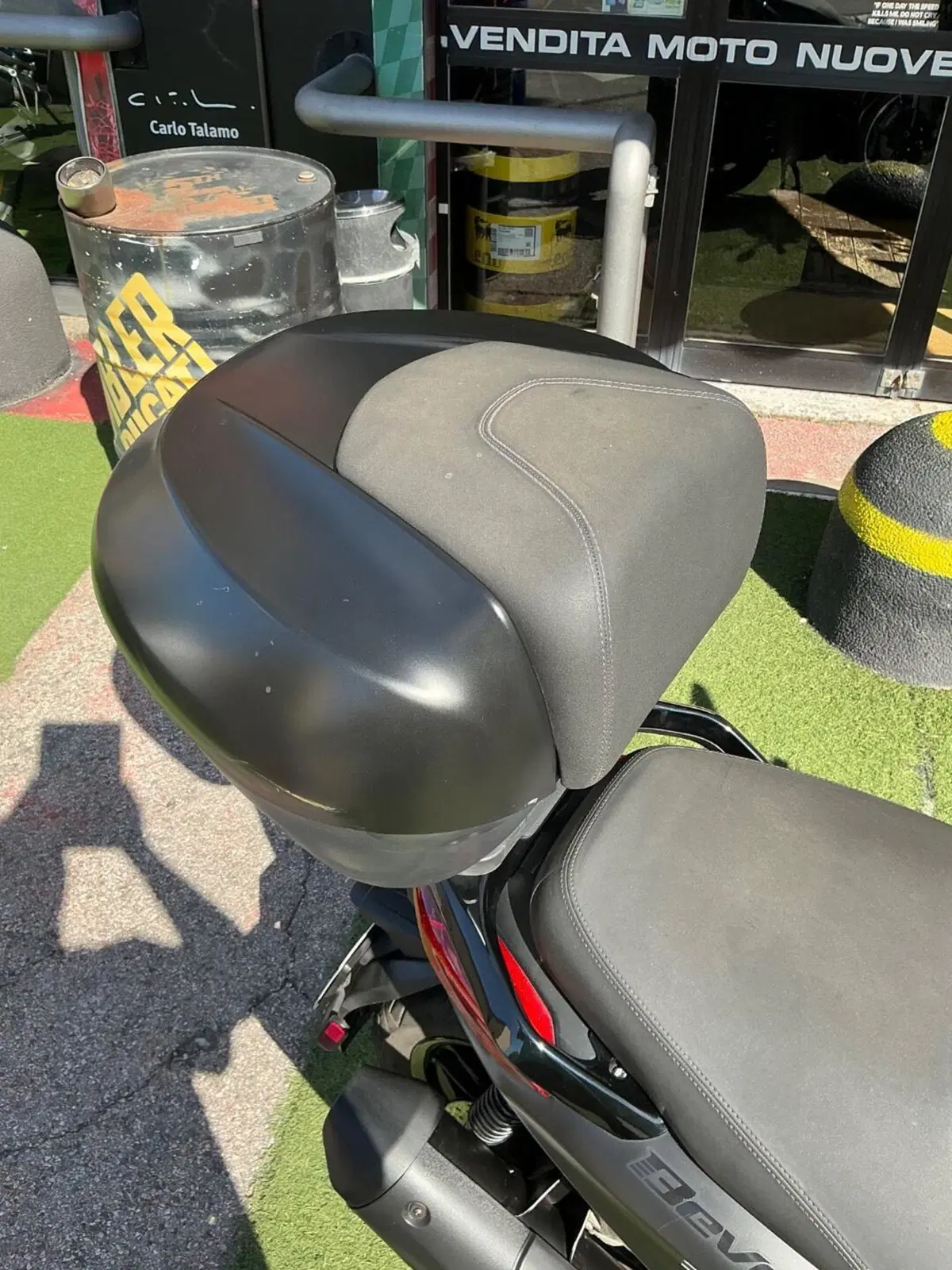 Piaggio Beverly 300 S ABS-ASR (2021 - 25) (11)