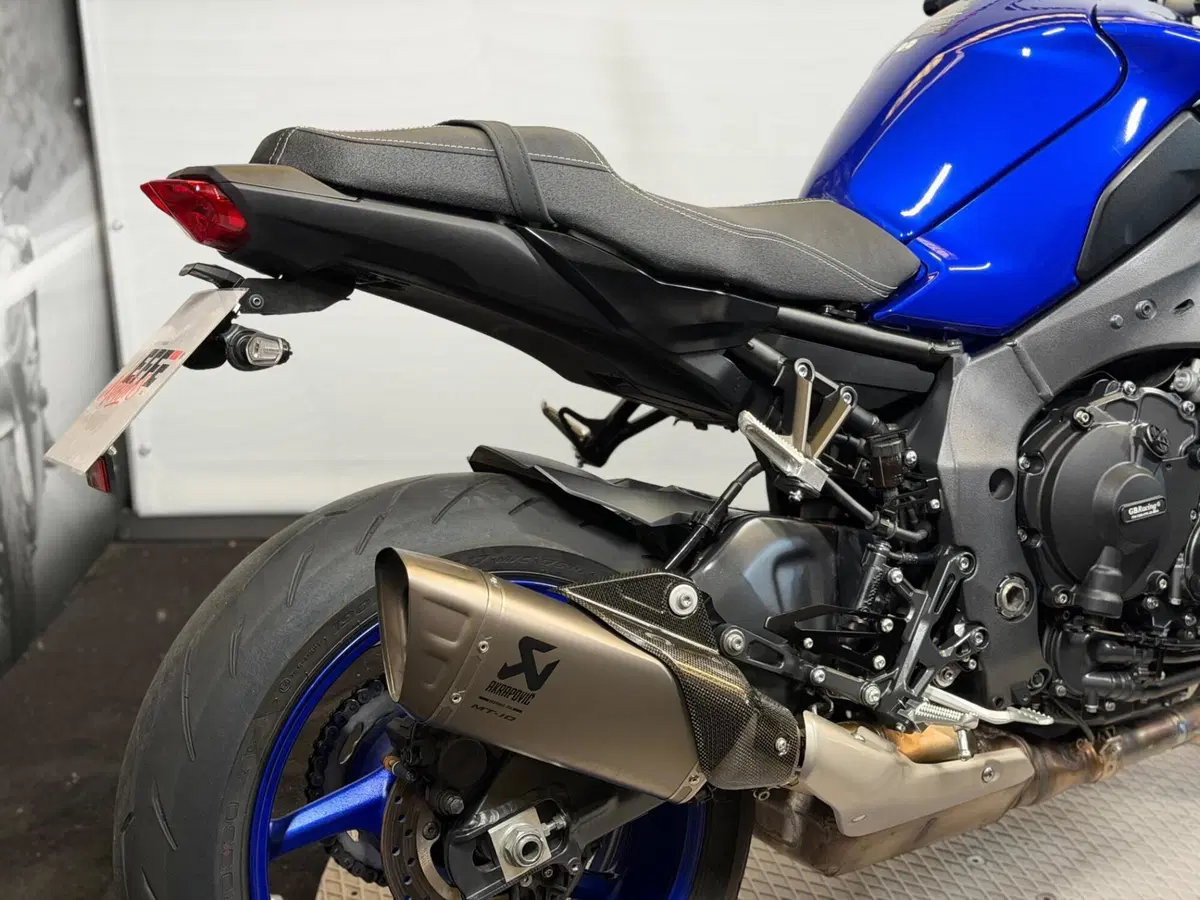 Yamaha MT-10 (2022 - 26) (3)