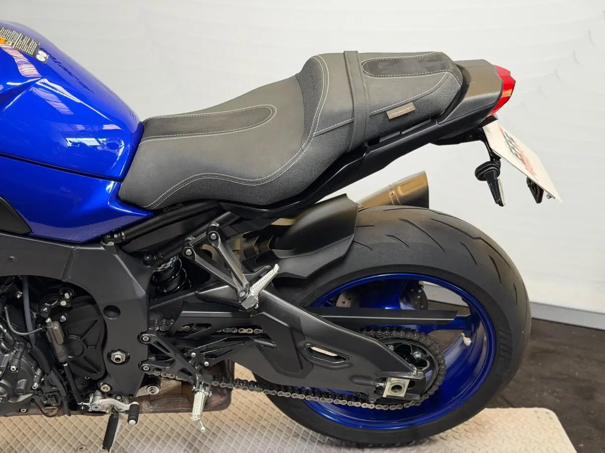 Yamaha MT-10 (2022 - 26) (12)
