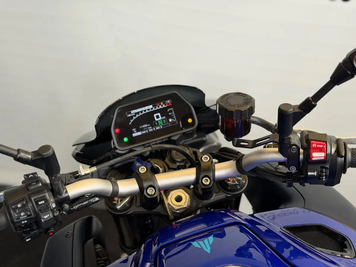 Yamaha MT-10 (2022 - 26) (16)