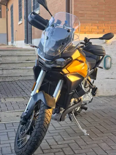 Moto Guzzi Stelvio (2024 - 26) usata