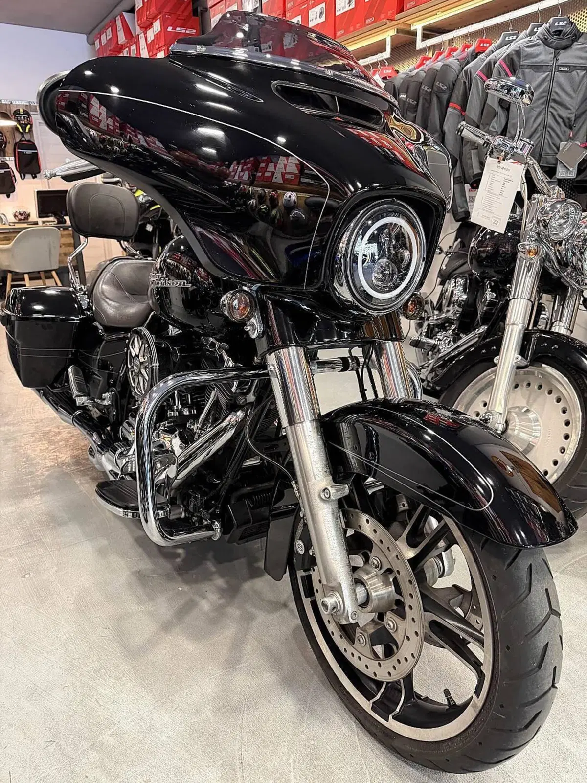 Harley-Davidson 1690 Street Glide Special (2014 - 16) - FLHX (3)