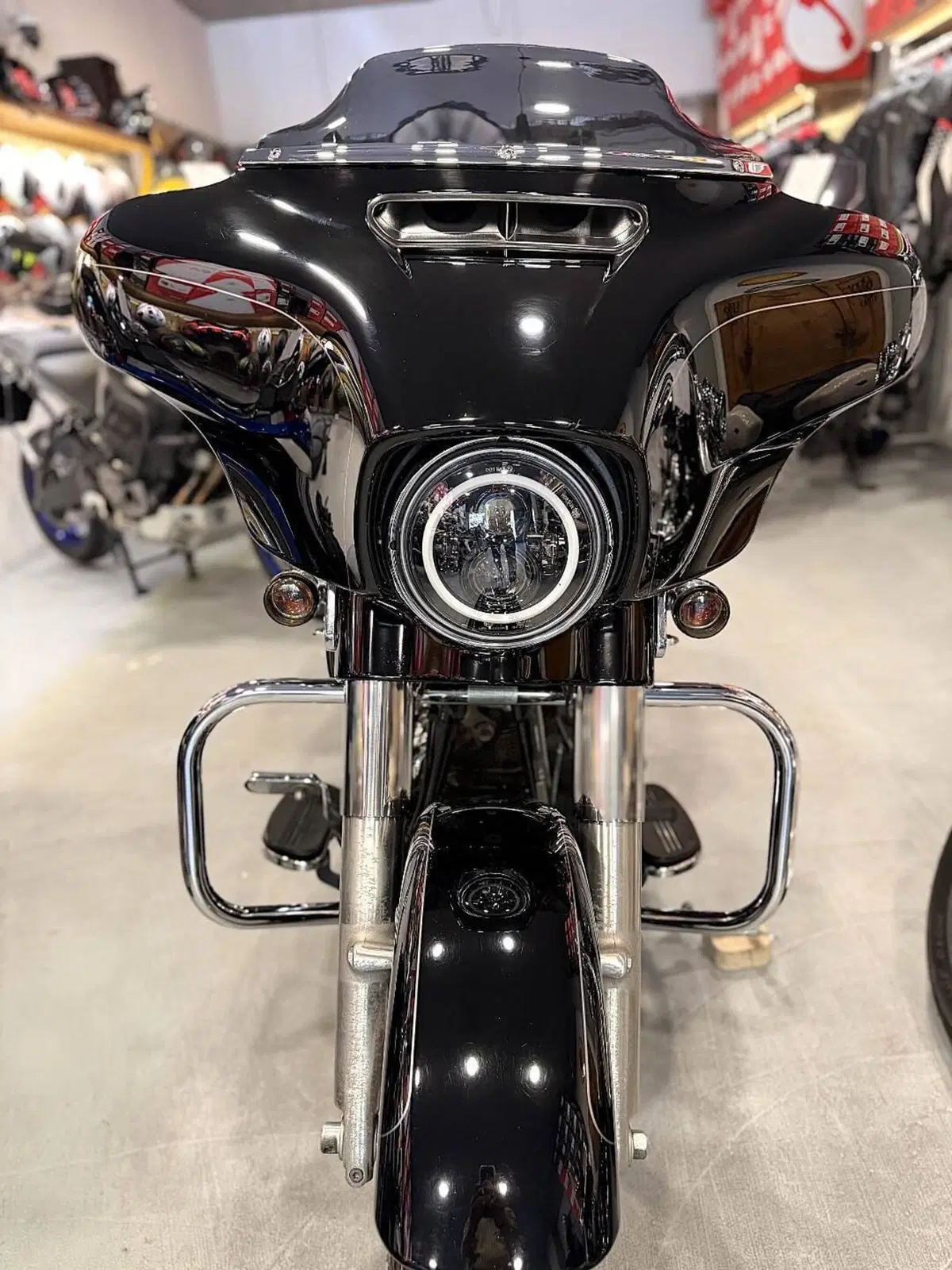 Harley-Davidson 1690 Street Glide Special (2014 - 16) - FLHX (4)