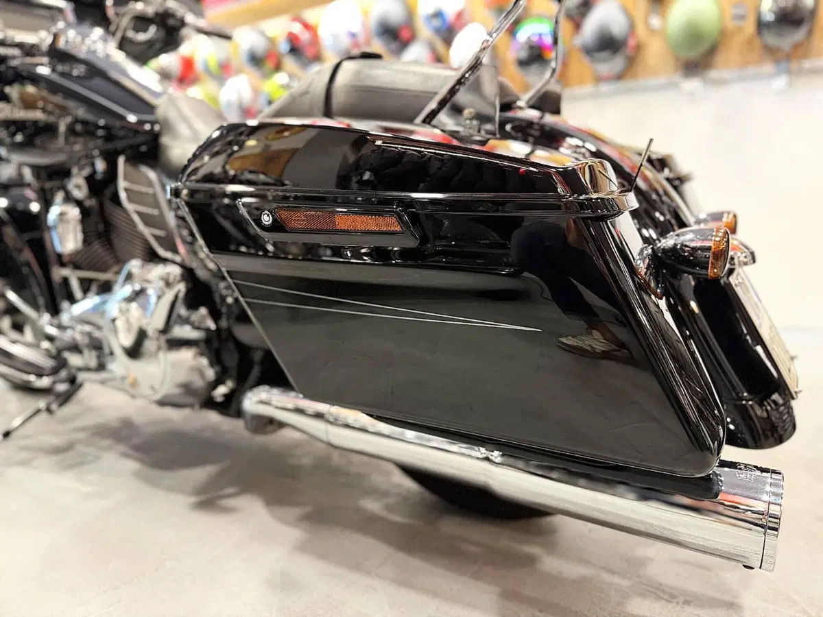 Harley-Davidson 1690 Street Glide Special (2014 - 16) - FLHX (16)